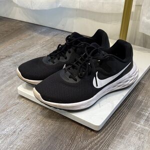 Nike Black Athletic Shoes with White Sole